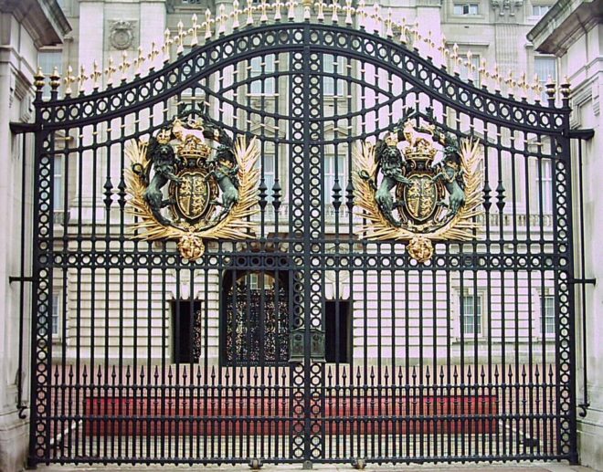 Забор Букингемского дворца
