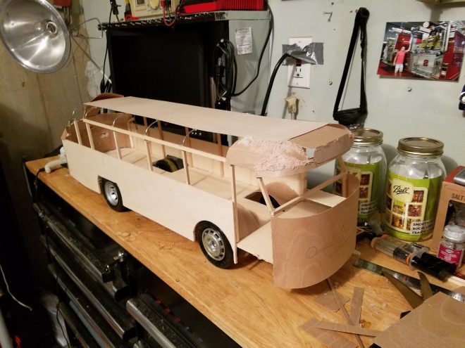 Изготовление деревянного автобуса