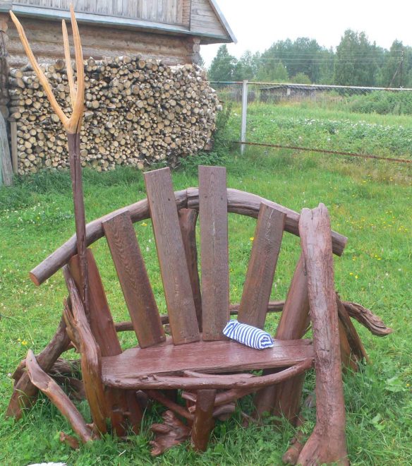 Необычное садовое кресло