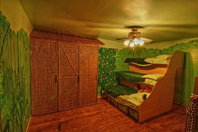 Комната в виде джунглей