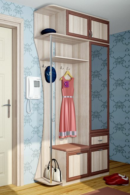 Шкаф для одежды в маленькой прихожей